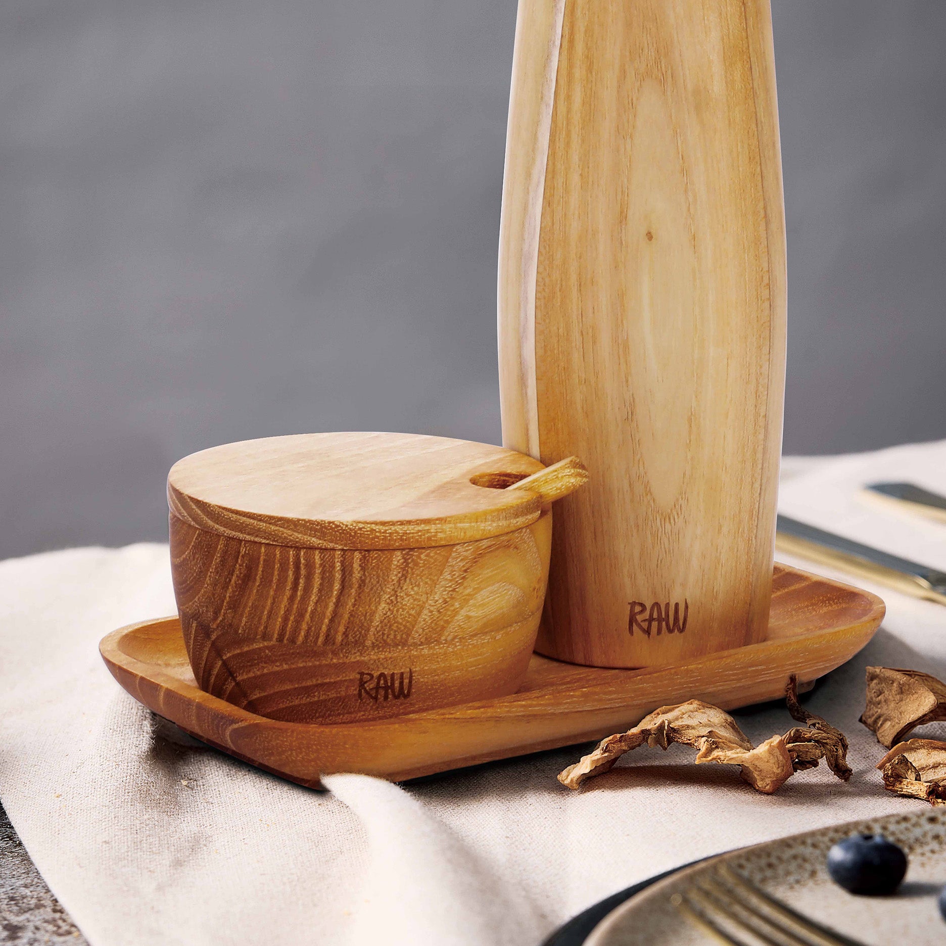 RAW peberkværn og saltkar m/bakke teak